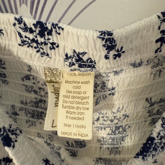 Japan Floral Puff Sleeve Top - White and Blue Womens size large - Picture 3 of 4